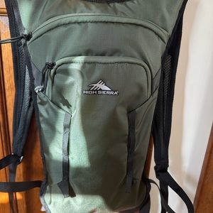 NWOT High Sierra water bladder bag